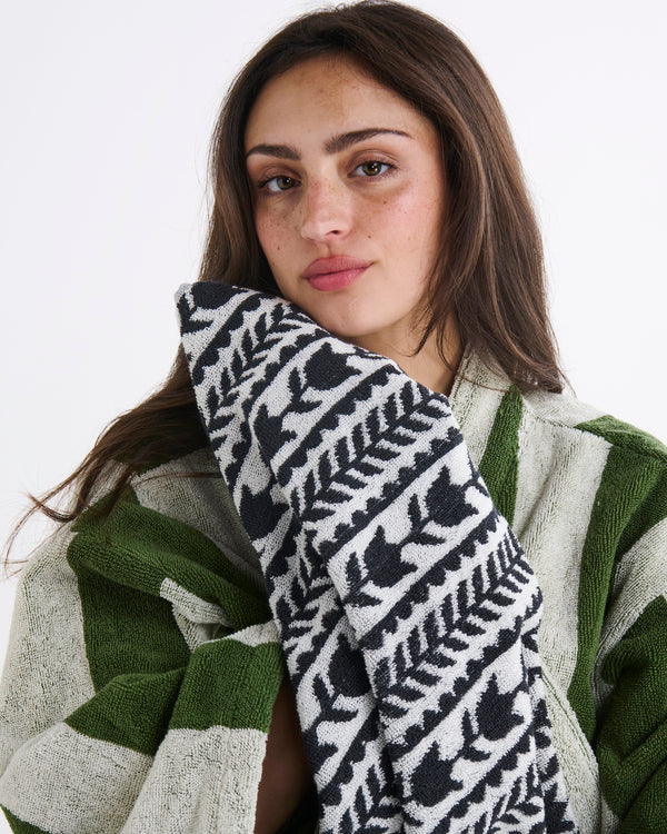 Flower Chain Terry Hand Towel