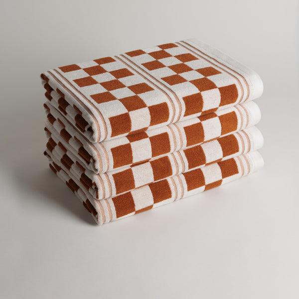 BUSBY POOL TOWEL
fuyu & chalk