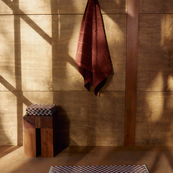 ESSENTIAL BATHROOM SET 16
cement & rhus