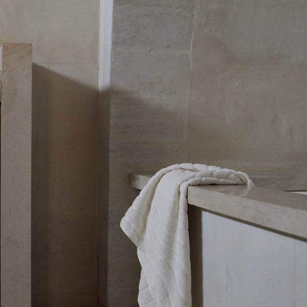 ST CLAIR BATH TOWEL
ivory