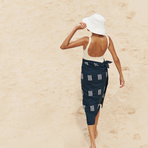 TASMAN SARONG
obsidian & stone