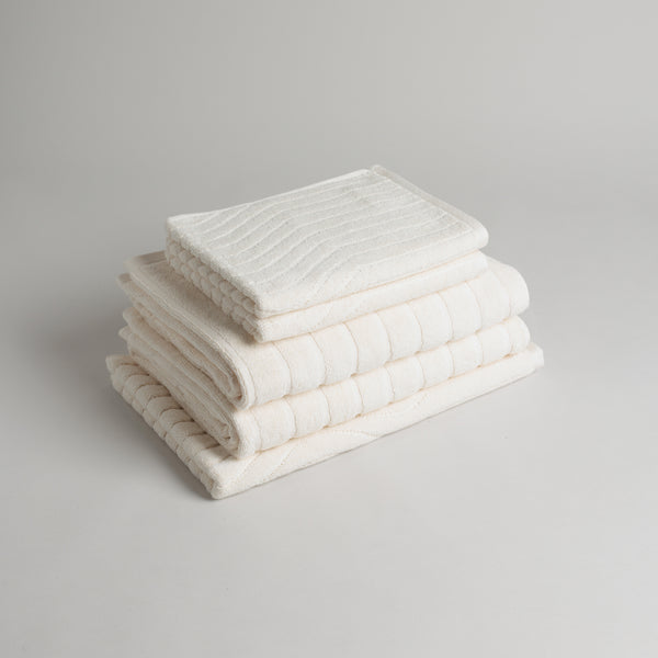 ESSENTIAL BATHROOM SET 05
ivory