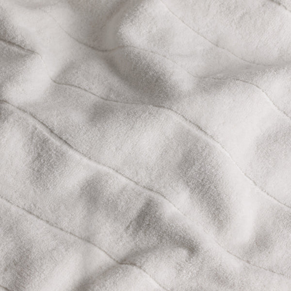 GRANDE BATH TOWEL
stone