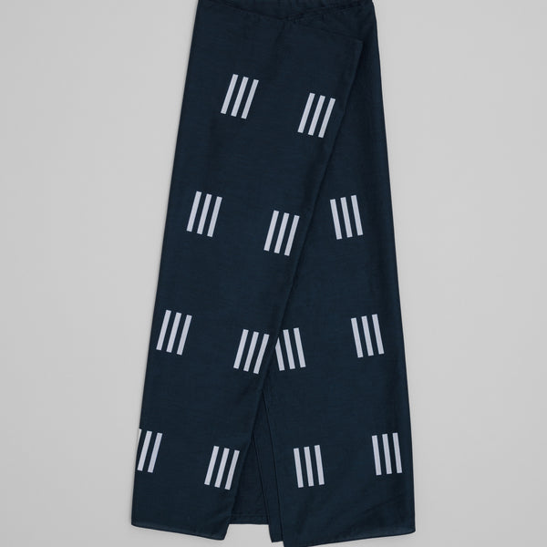 TASMAN SARONG
obsidian & stone