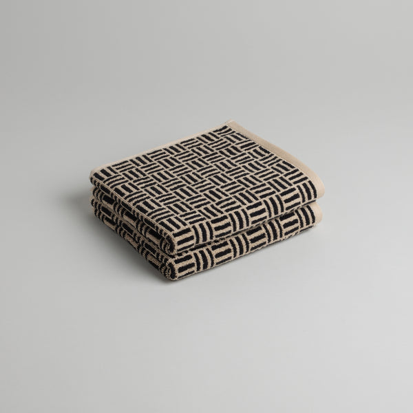 TORRENS HAND TOWEL
sand & noir