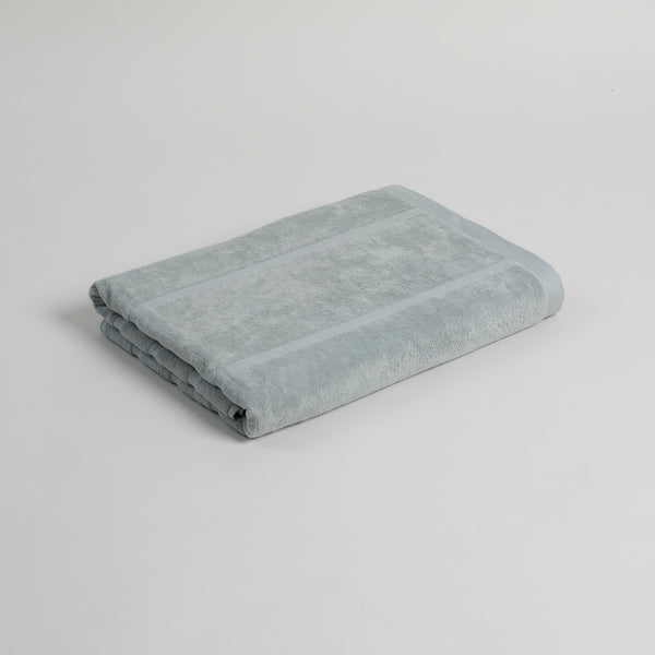 WOODFORD POOL TOWEL
cement