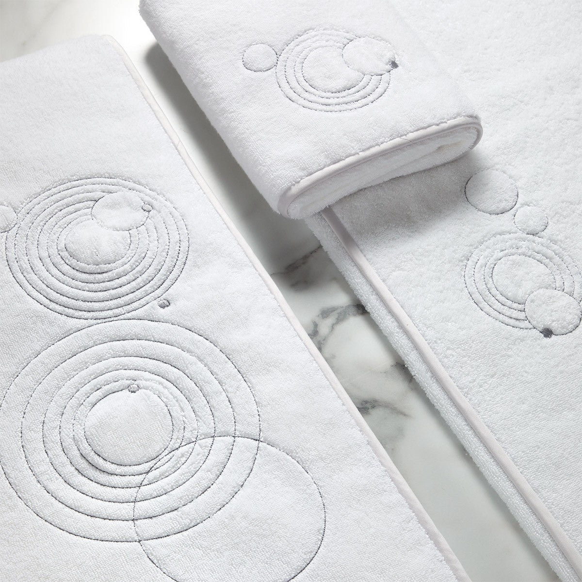 Yves Delorme Couture Ondes Towels