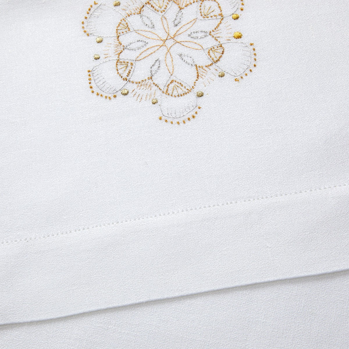 Yves Delorme Couture Lully Fingertip Towel