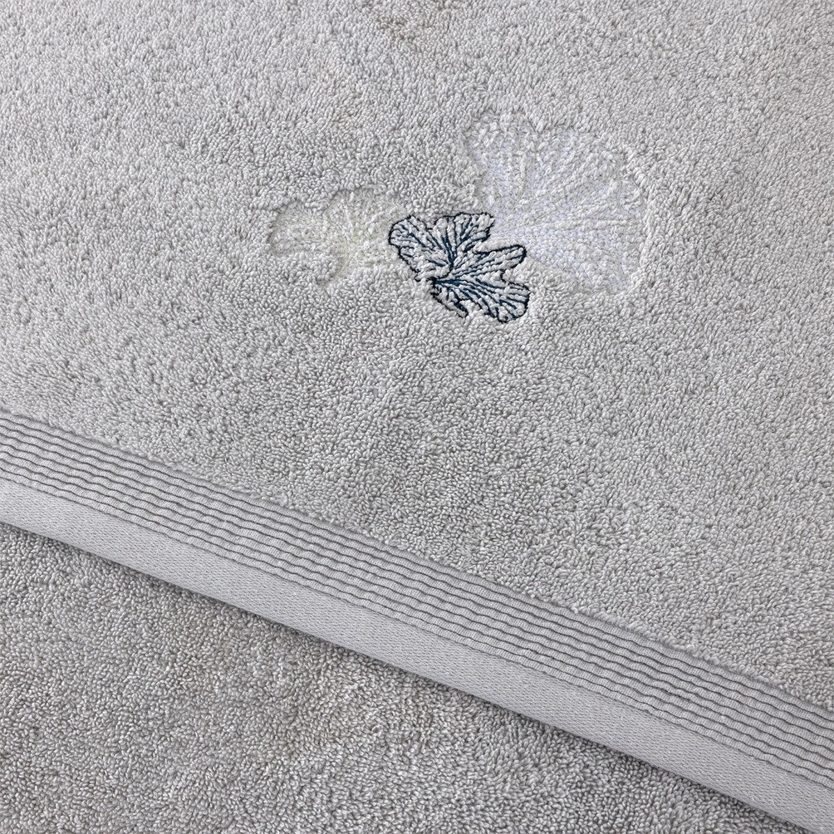 BOSS Home Moon Flowers Towels