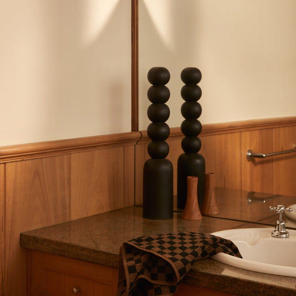 JOSEPHINE HAND TOWEL
tabac & noir