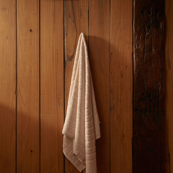 SENTINEL BATH SHEET
clay