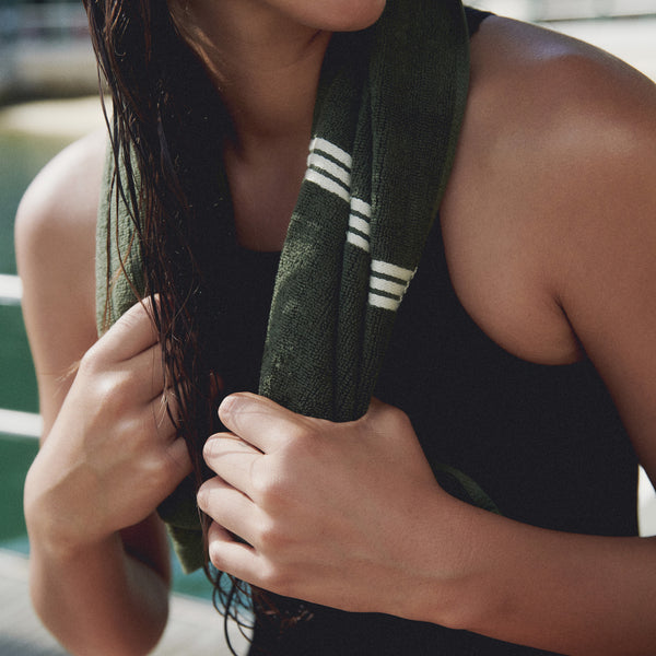 EMERALD HAND TOWEL
moss