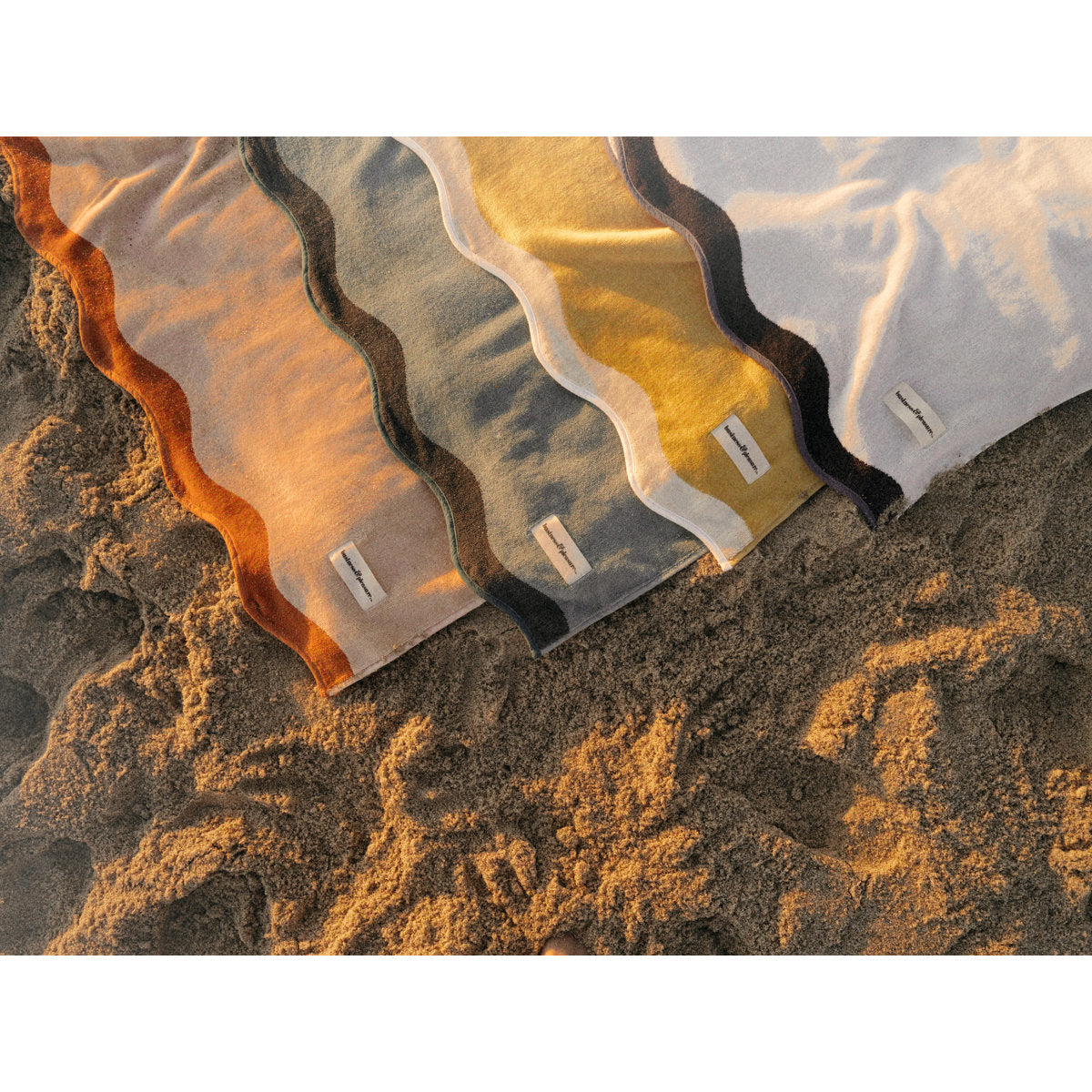 BEACH TOWEL - RIVIE