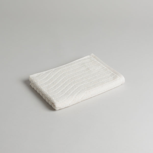 VIRGINIA HAND TOWEL
ivory