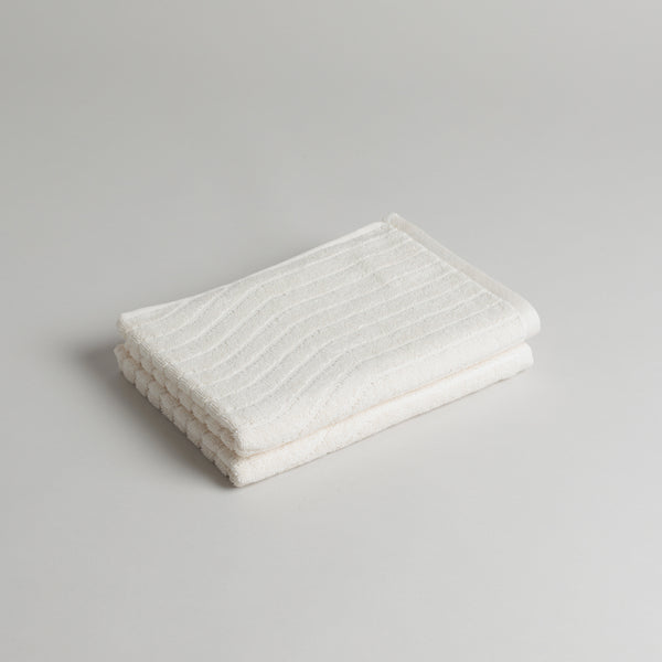 VIRGINIA HAND TOWEL
ivory