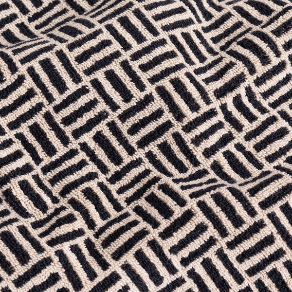 HAND TOWEL PAIR 15
sand & noir