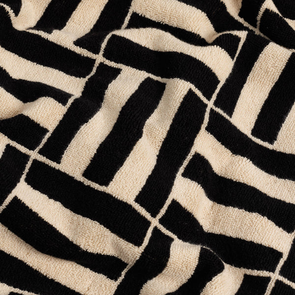 WILLIS POOL TOWEL
sand & noir