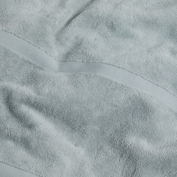 WOODFORD POOL TOWEL
cement