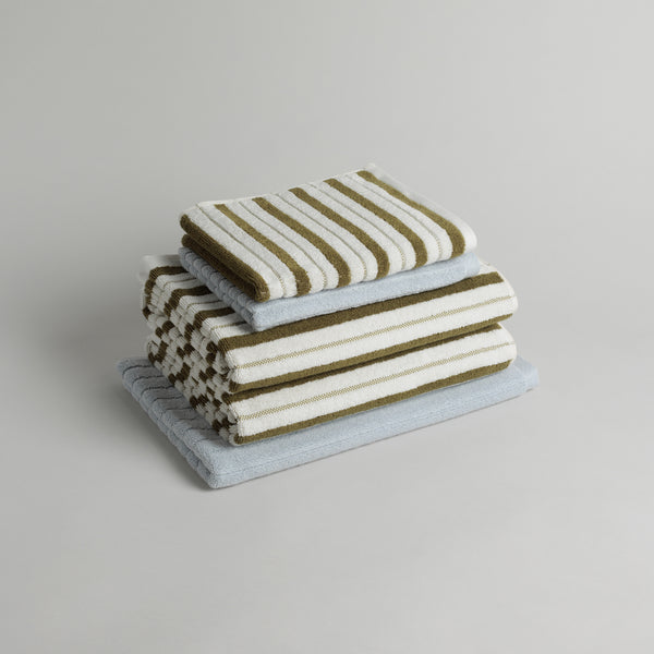 ESSENTIAL BATHROOM SET 14
multicolour