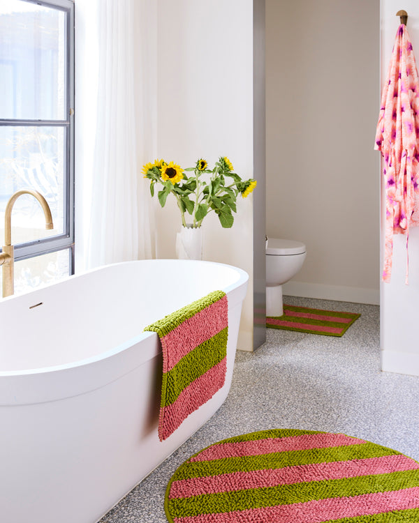Pear Pie Round Bath Mat