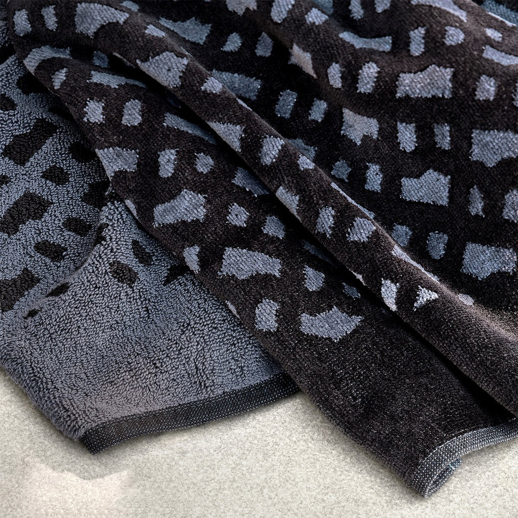 BOSS Home B Monogram Towels