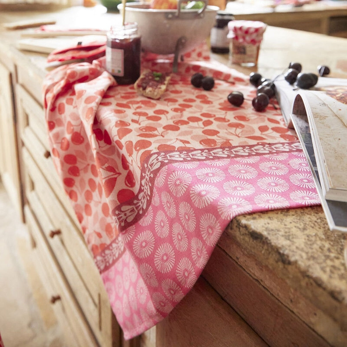 Le Jacquard Francais Cerises Tea Towel