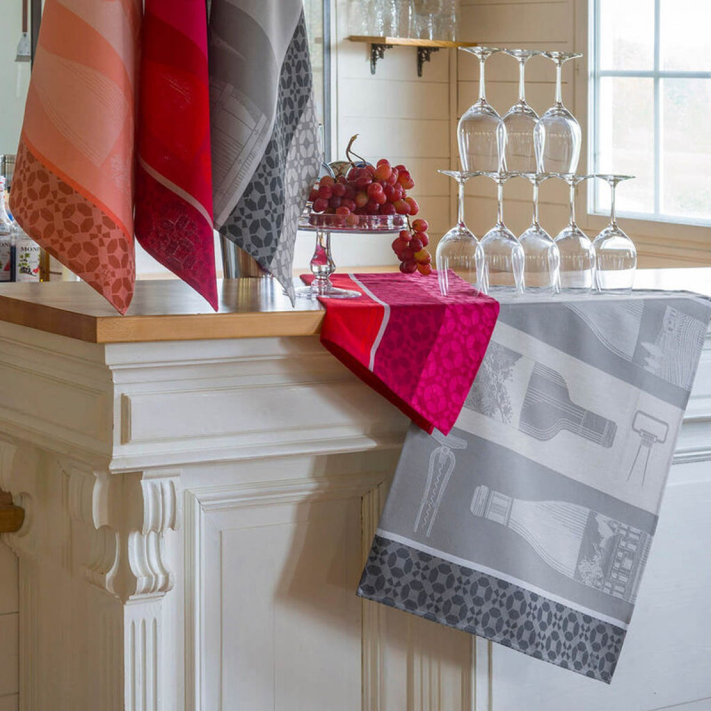 Le Jacquard Francais Vin en Grappe Tea Towel